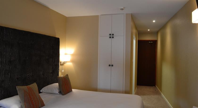 Logis Hotel & Restaurant - Les Hauts De Montreuil Montreuil  Eksteriør billede